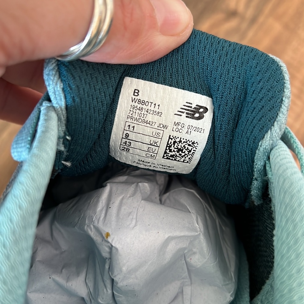 New Balance Running Course Shoes - Picture 3 of 4